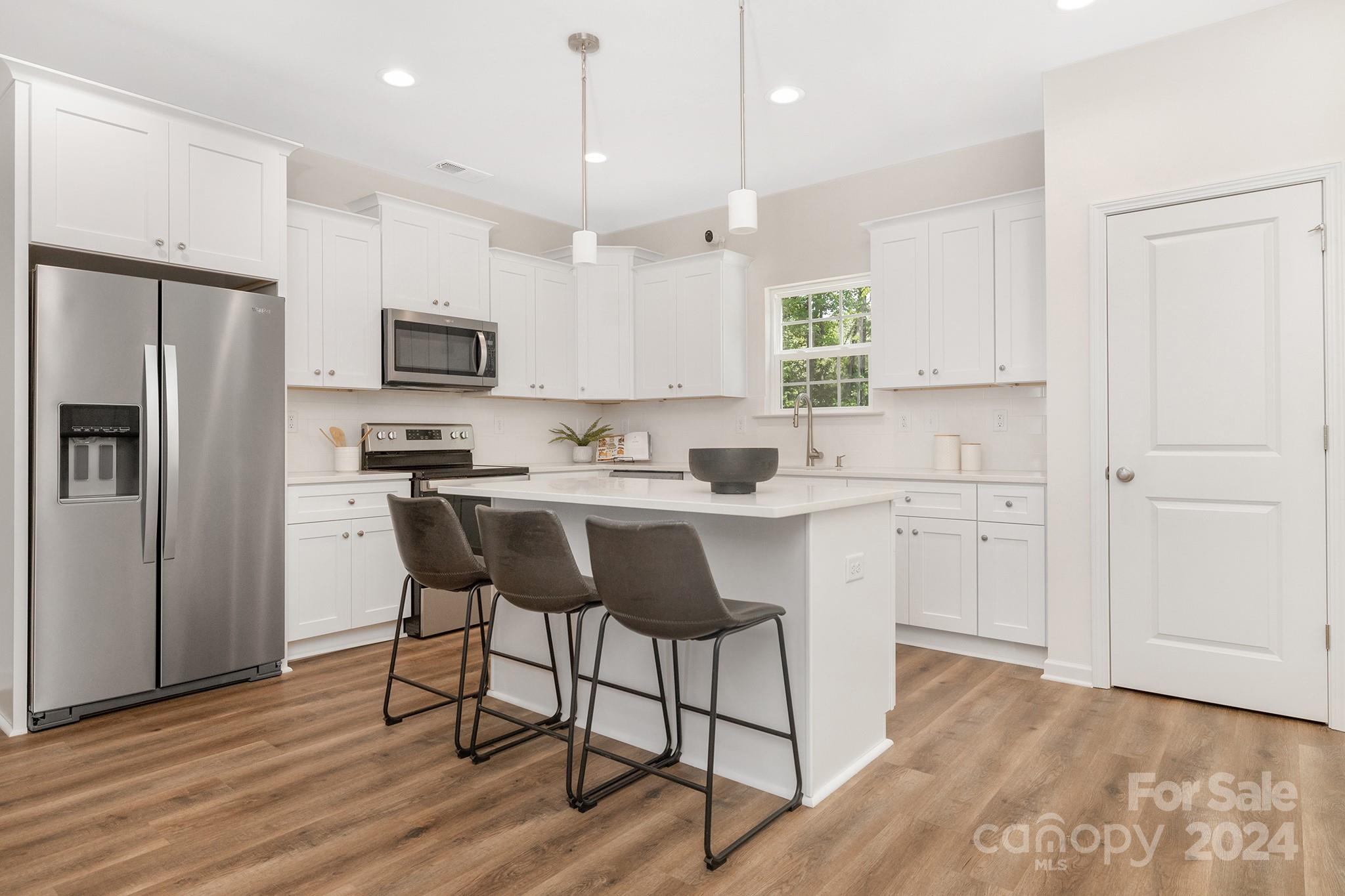3844 Lake Road Charlotte, NC 28269 - Photo 7 of 26 Gallery Image 7