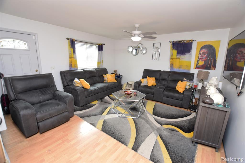 4301 Pengelly Road Flint, MI 48507 - Photo 4 of 16