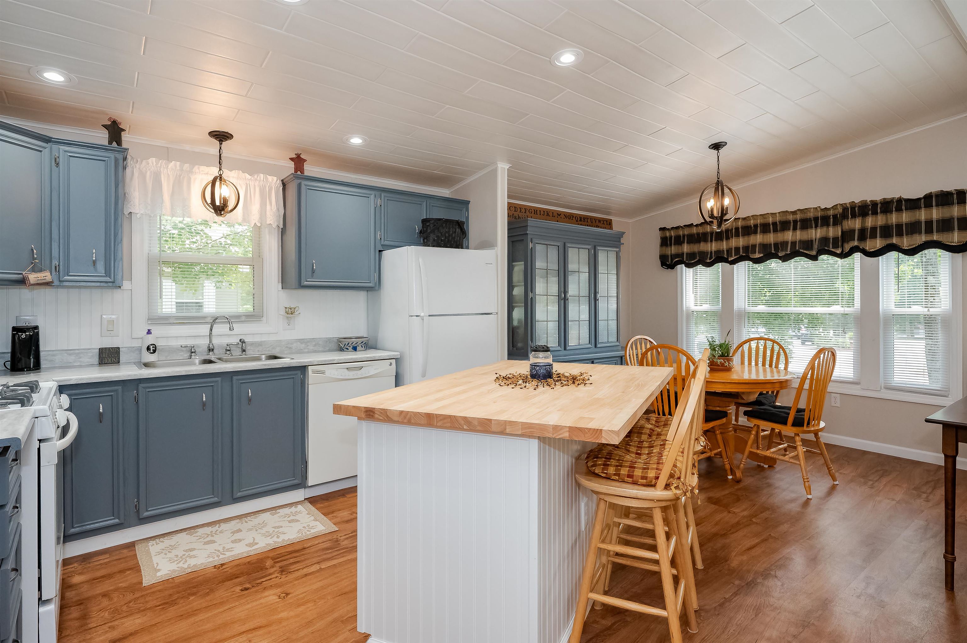 56 Eagle Drive Rochester, NH 03868 - Photo 5 of 38