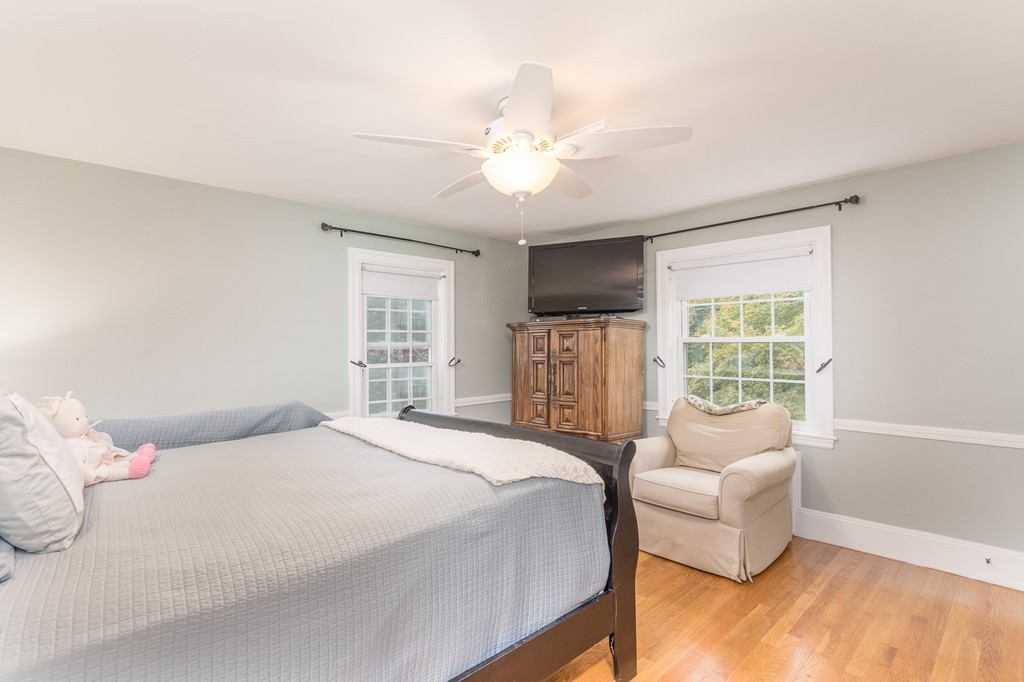 992 Brook Road Milton, MA 02186 - Photo 11 of 25