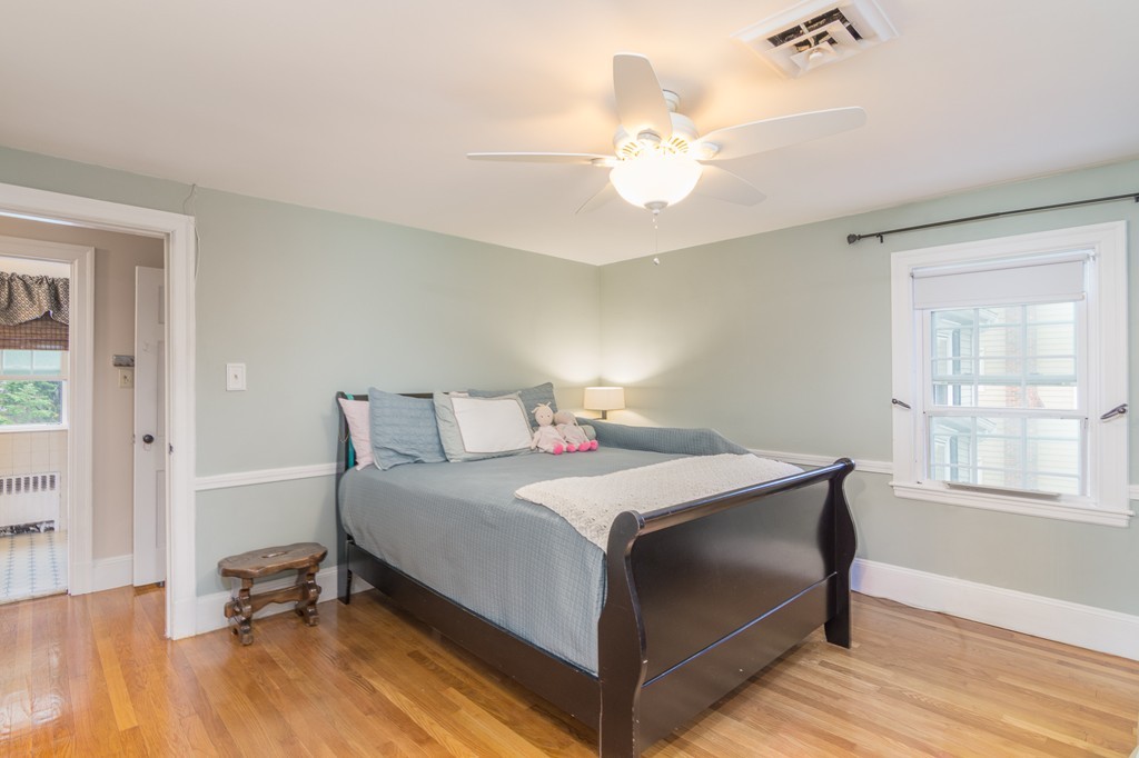 992 Brook Road Milton, MA 02186 - Photo 10 of 25