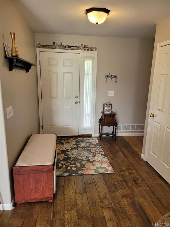 9235 North Fowlerville Road Fowlerville, MI 48836 - Photo 13 of 31
