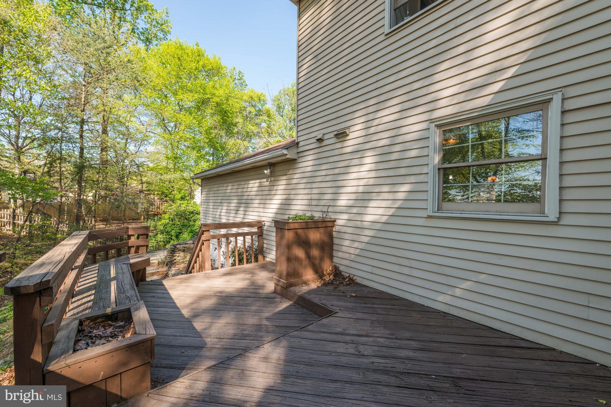 8327 Lindside Way Springfield, VA 22153 - Photo 22 of 29 Exterior (Rear)