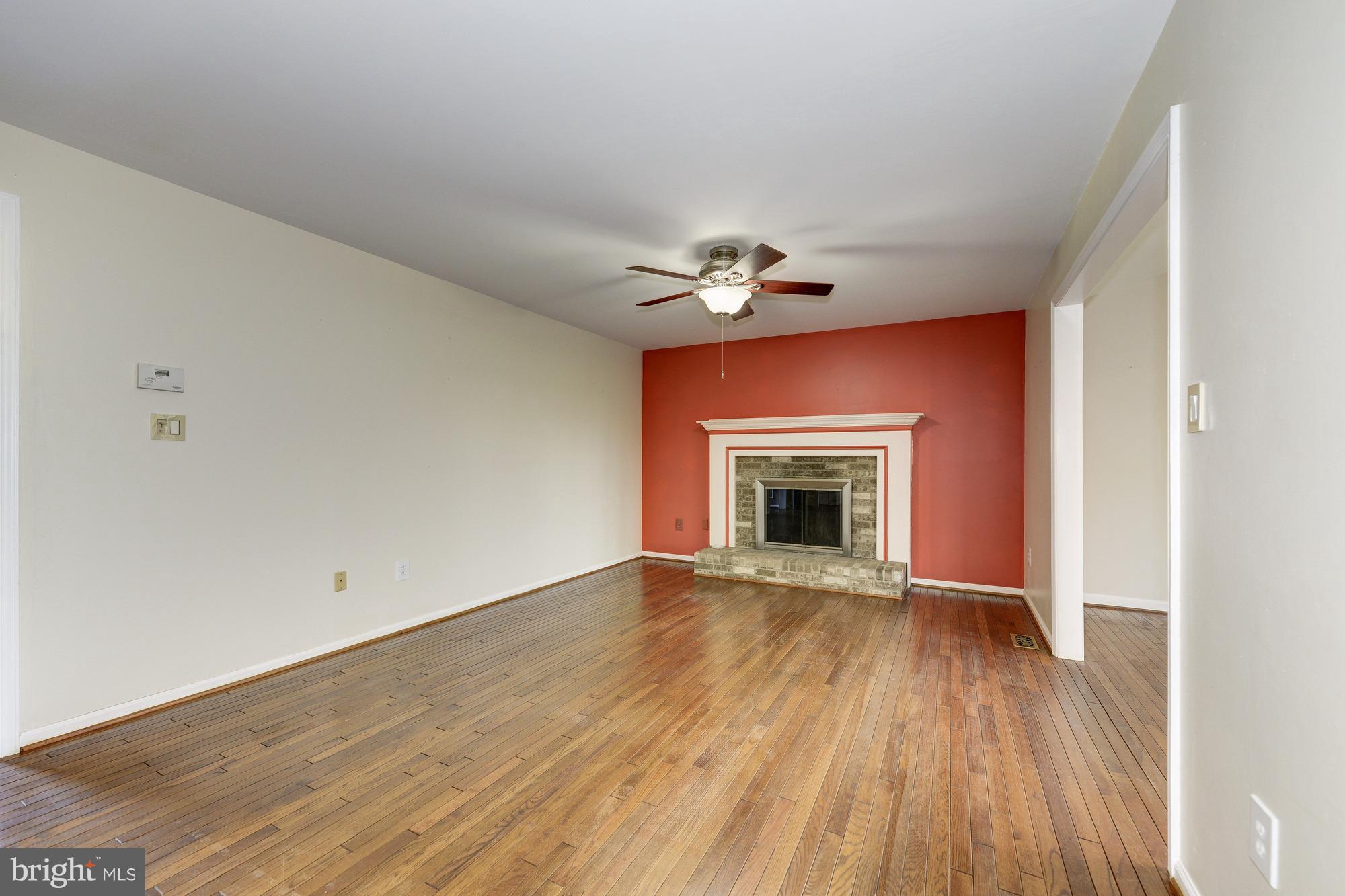 8327 Lindside Way Springfield, VA 22153 - Photo 5 of 29 Living Room
