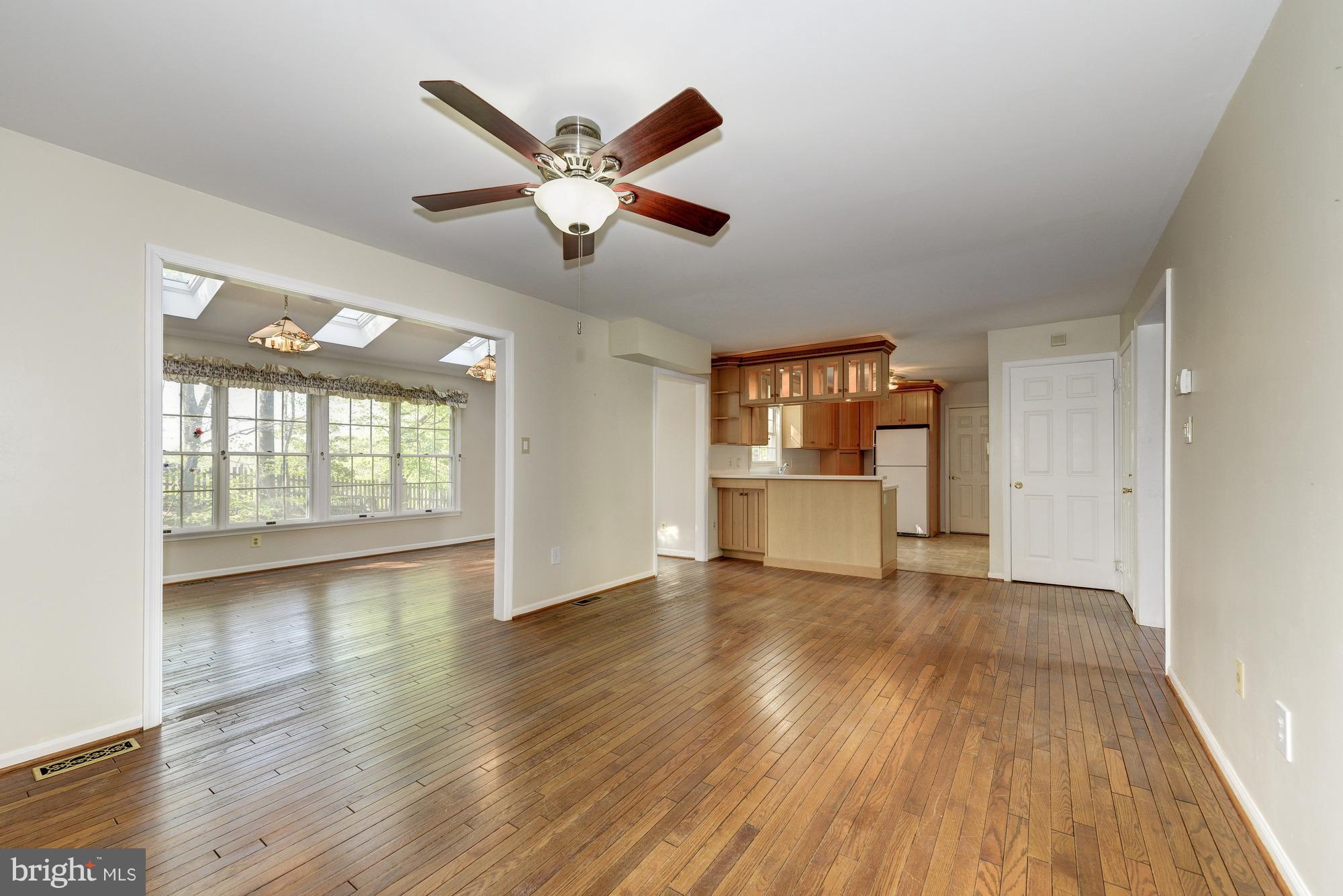 8327 Lindside Way Springfield, VA 22153 - Photo 6 of 29 Living Room