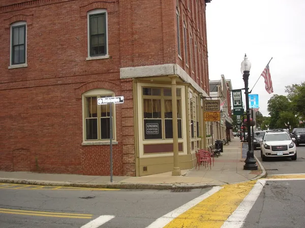 $2,050 | 25 Main Street, Unit 3C, Ayer, MA 01432