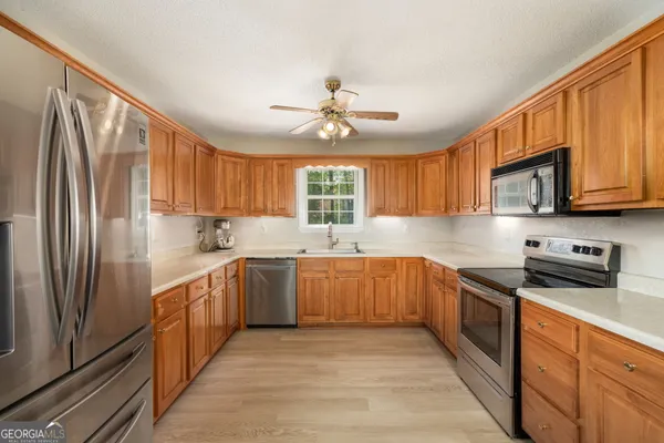 $269,900 | 543 Pointe W Drive, Dublin, GA 31021