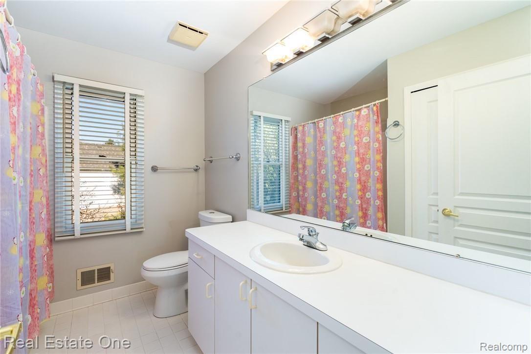 4128 Oak Tree Circle Rochester, MI 48306 - Photo 11 of 18 DSC01456-Edit.jpg