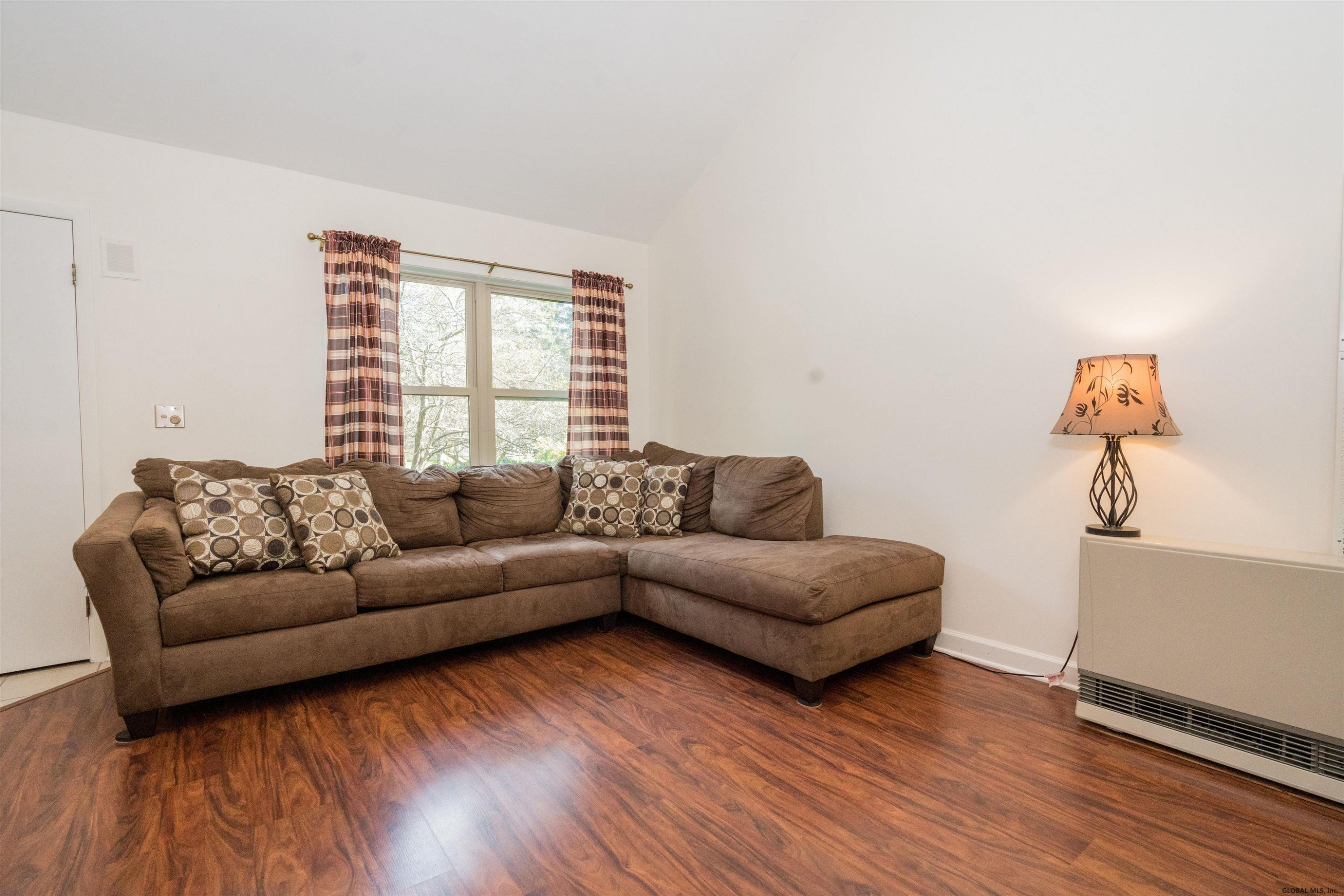 136 Thimbleberry Road Malta, NY 12020 - Photo 5 of 32 Photo 5