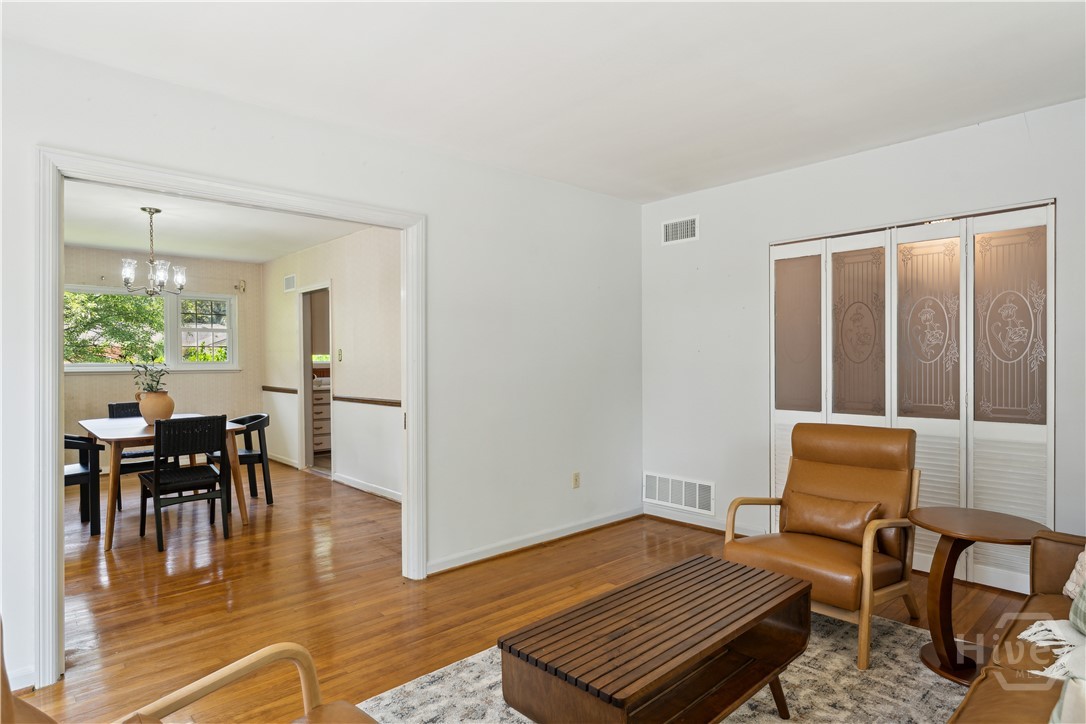 1525 Whitney Road Savannah, GA 31406 - Photo 6 of 48 Gallery Image 6
