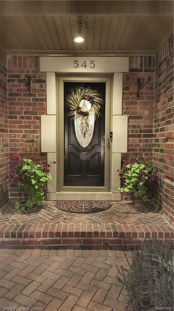 545 Sunlight Drive Rochester, MI 48309 - Photo 65 of 68 20170718_215741.jpg