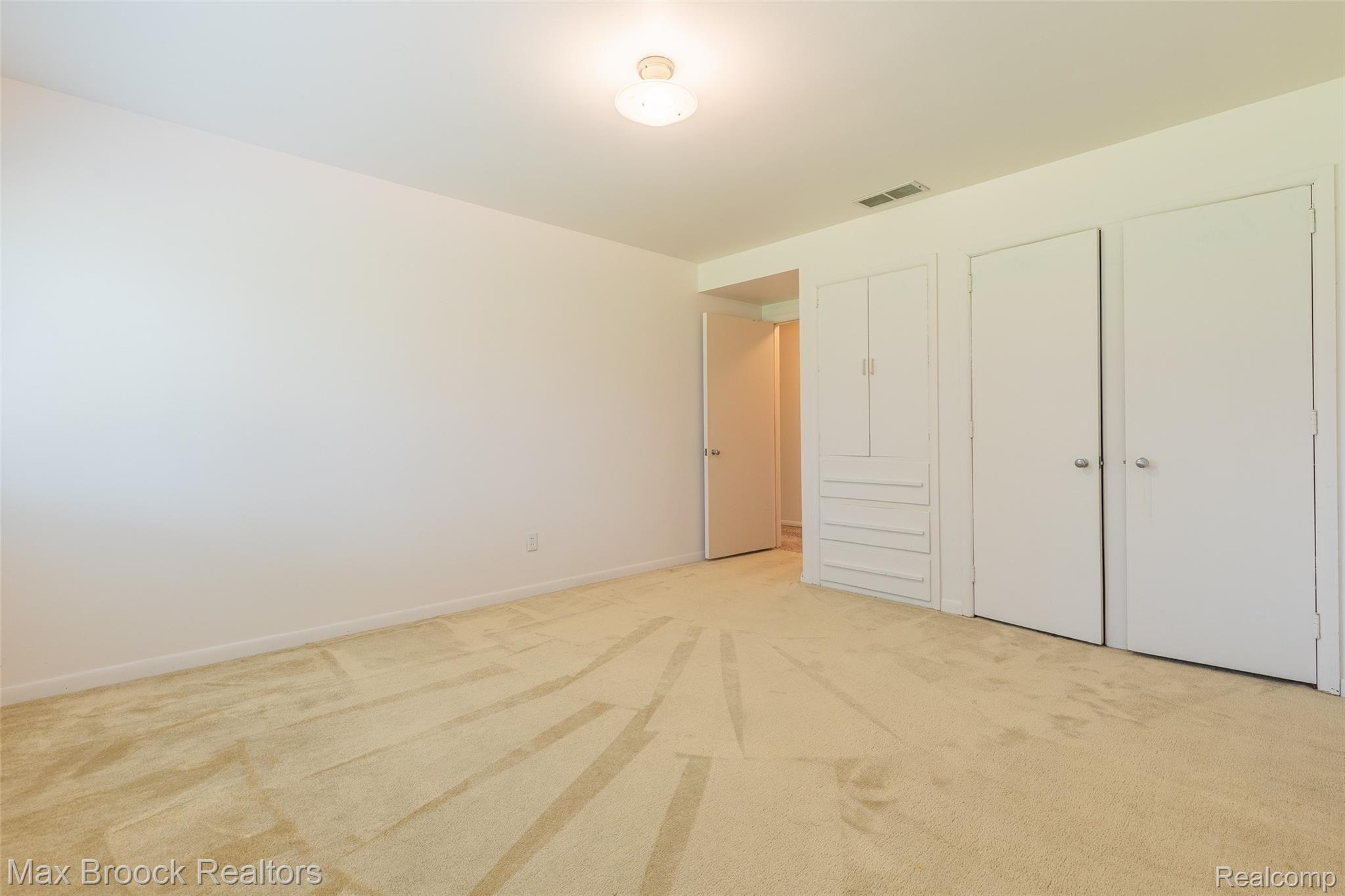2355 West Wattles Road Troy, MI 48098 - Photo 45 of 53 2355 W Wattles-45.jpg