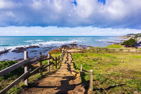$1,400,000 | 855 San Ramon Avenue, Moss Beach, CA 94038