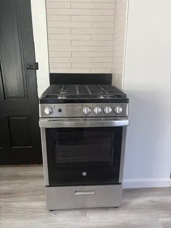 $2,200 | 34 Walnut Street, Unit 3, Natick, MA 01760