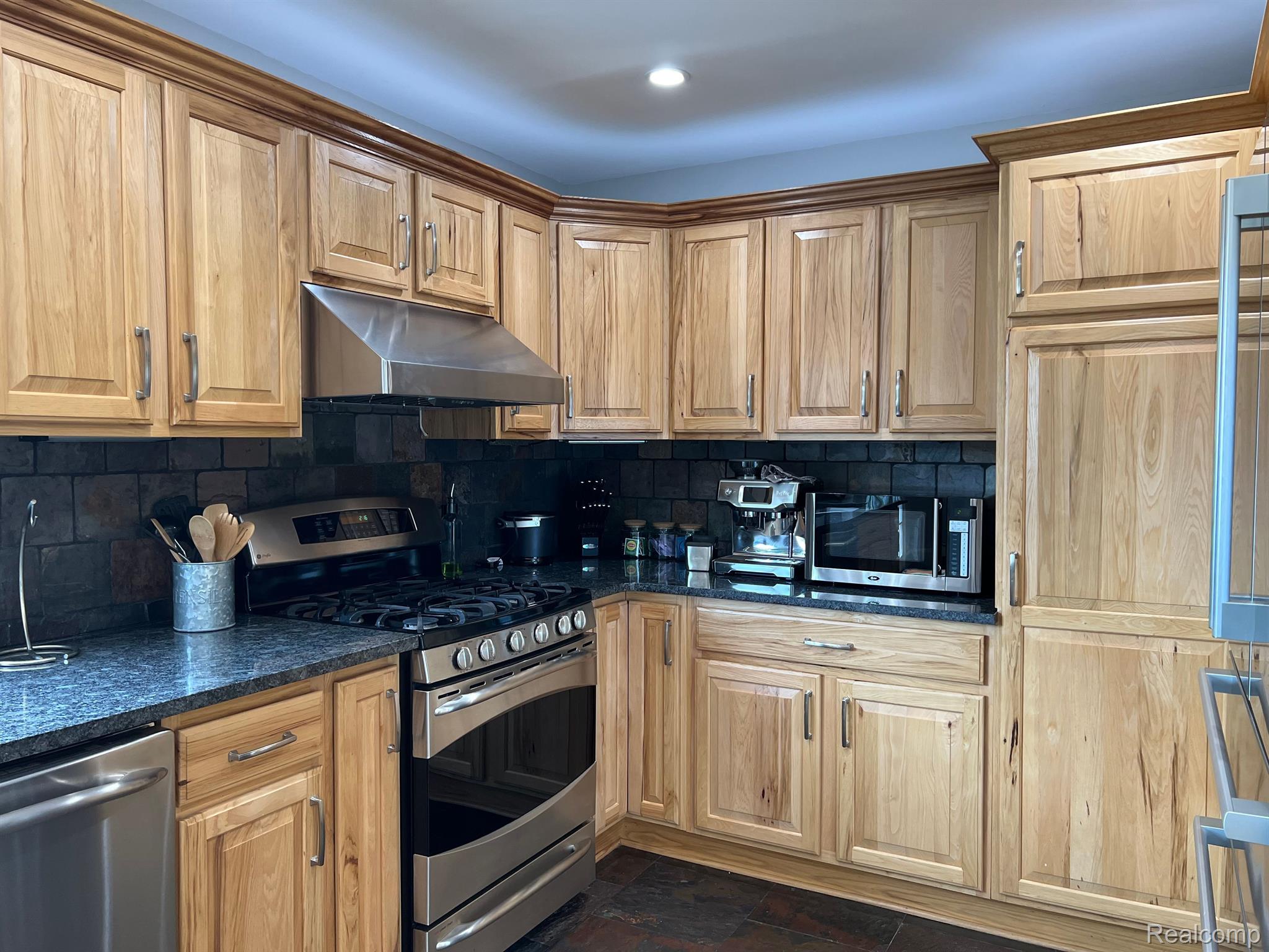 8950 Chambers Road Pinckney, MI 48169 - Photo 10 of 42 Gallery Image 10