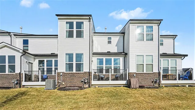 $529,000 | 5512 East Spaniel Drive, Ann Arbor, MI 48108