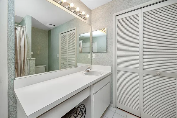 $1,800 | 2411 Bentley Drive, Unit 2411, Palm Harbor, FL 34684