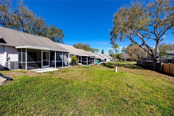 $1,800 | 2411 Bentley Drive, Unit 2411, Palm Harbor, FL 34684