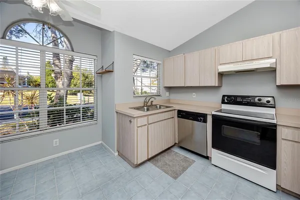 $1,800 | 2411 Bentley Drive, Unit 2411, Palm Harbor, FL 34684