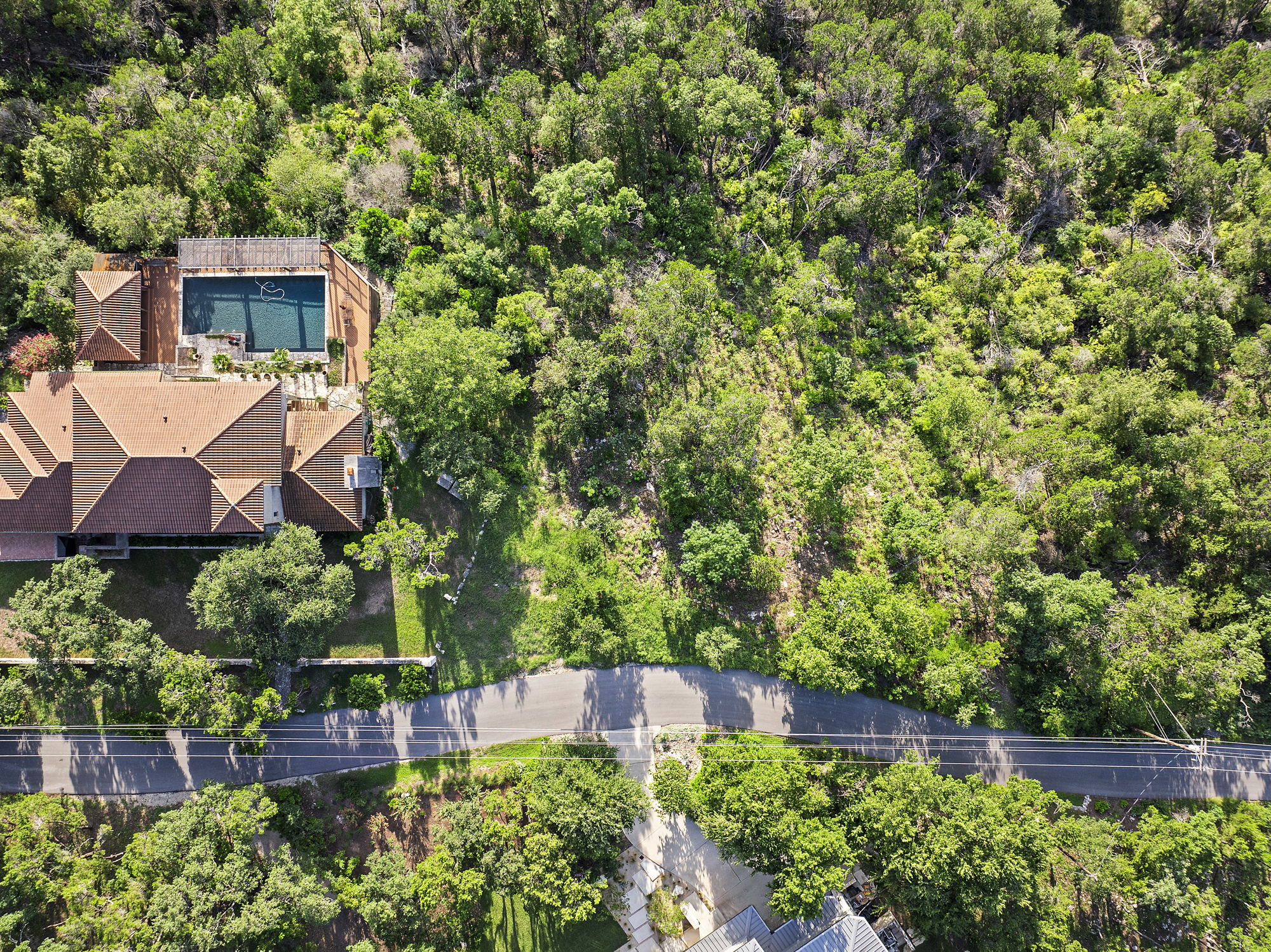 1104 Kennan Road West Lake Hills, TX 78746 - Photo 9 of 20