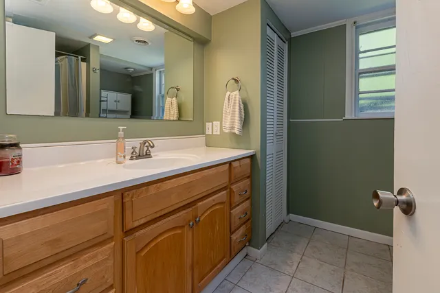 $179,900 | 804 South Valley Road, Carbondale, IL 62901