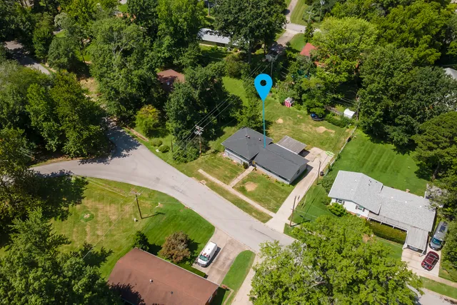 $179,900 | 804 South Valley Road, Carbondale, IL 62901