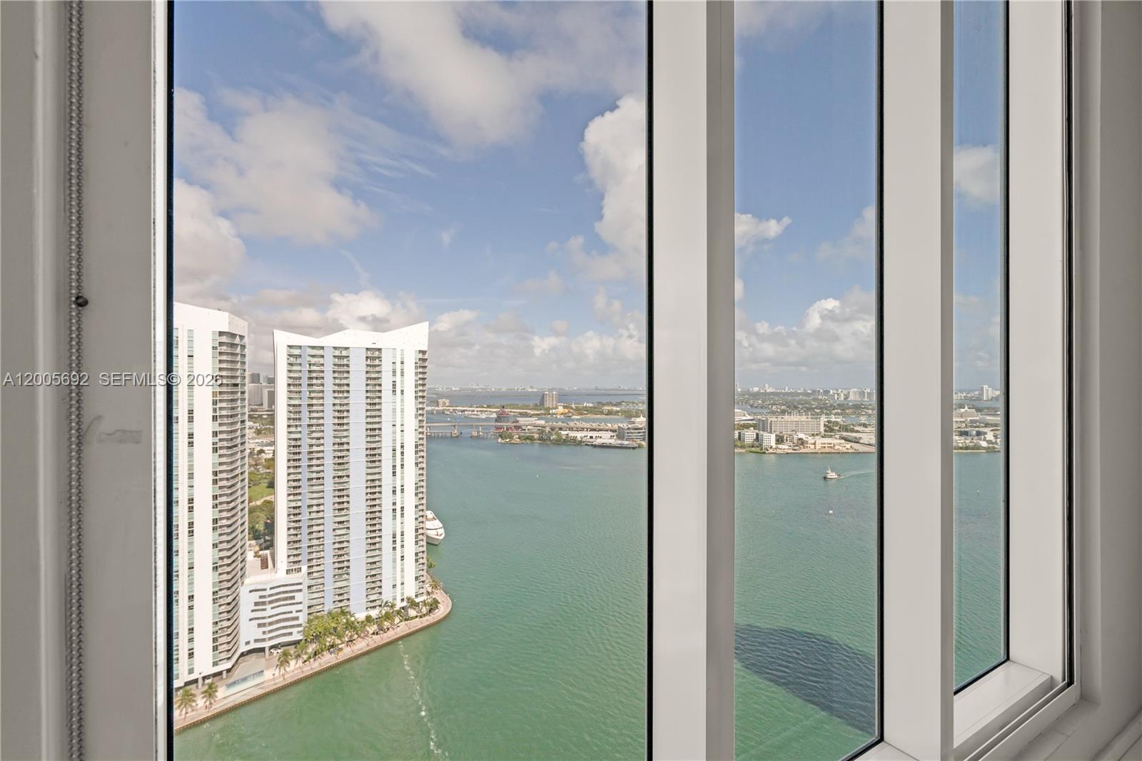 900 Brickell Key Boulevard, Unit 3002 Miami, FL 33131 - Photo 25 of 47