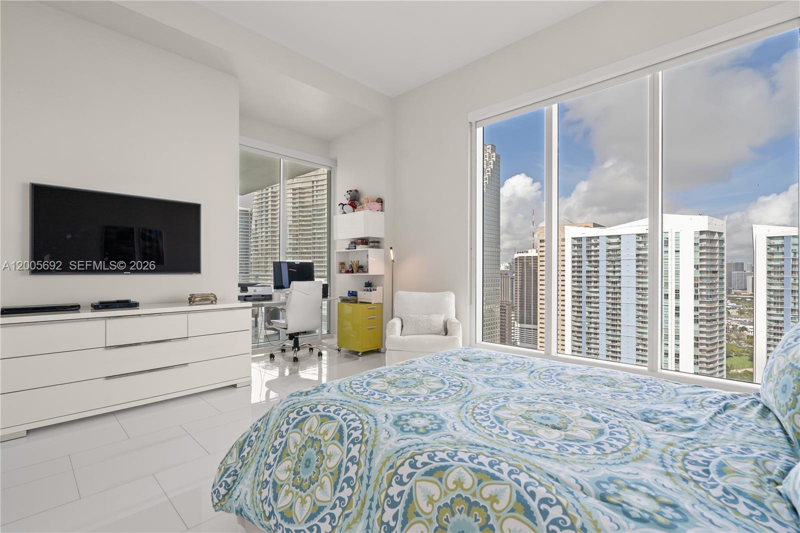 900 Brickell Key Boulevard, Unit 3002 Miami, FL 33131 - Photo 26 of 47