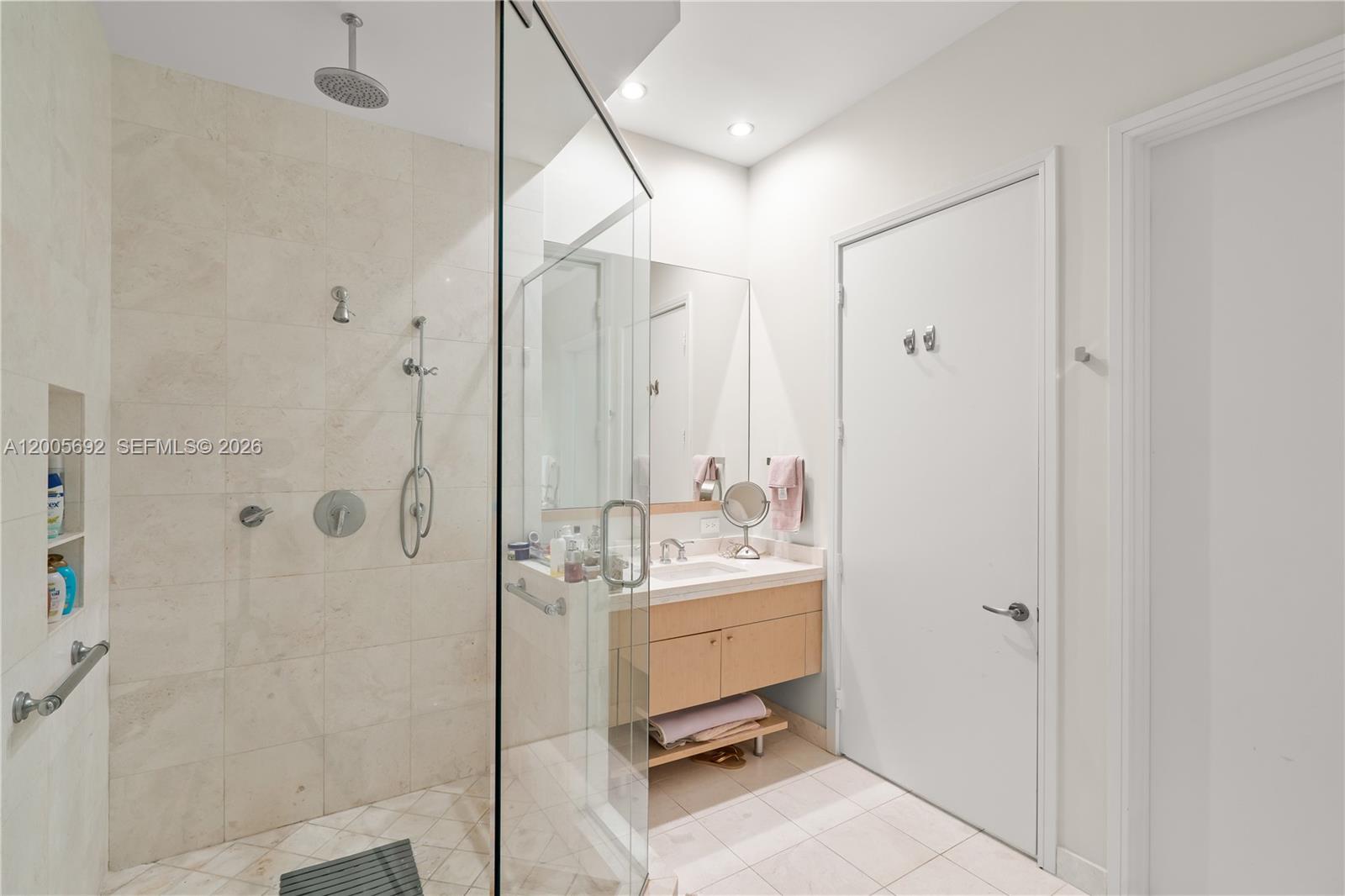 900 Brickell Key Boulevard, Unit 3002 Miami, FL 33131 - Photo 29 of 47