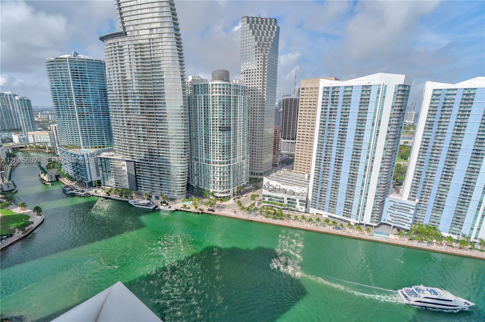 900 Brickell Key Boulevard, Unit 3002 Miami, FL 33131 - Photo 45 of 47