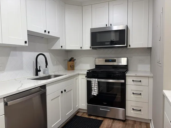 $259,900 | 9355 Irving Park Road, Unit 402, Schiller Park, IL 60176