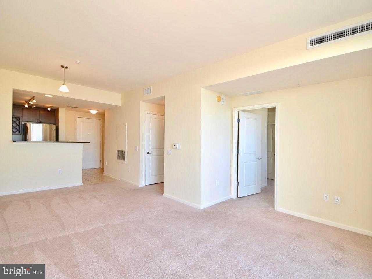 930 Wayne Avenue, Unit 1401 Silver Spring, MD 20910 - Photo 5 of 16 Gallery Image 5
