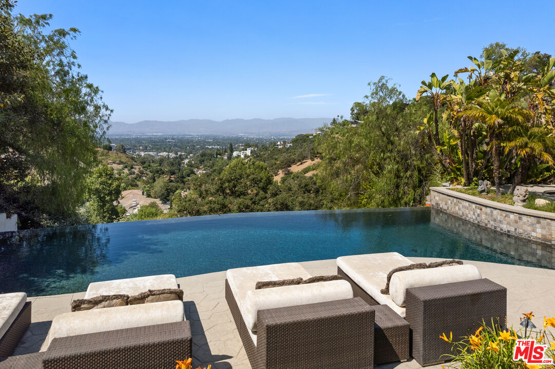 13947 Durham Road Beverly Hills, CA 90210 - Photo 39 of 46 a view of sitting area with seating area