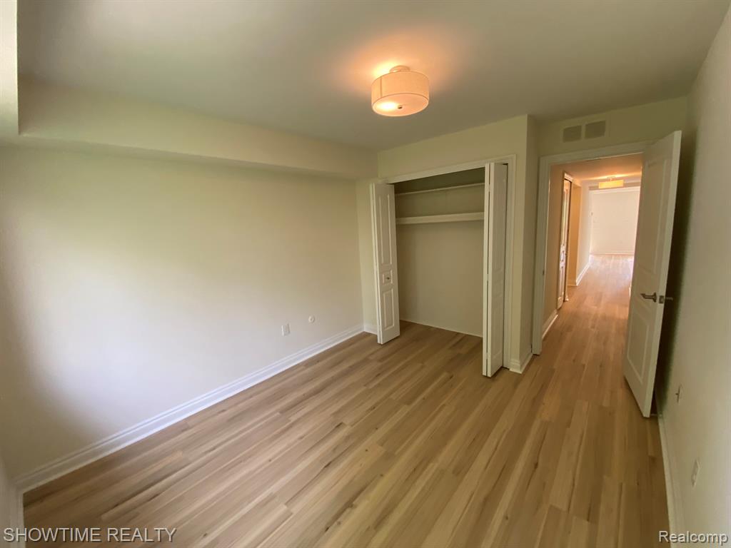 1697 Riverside Drive, Unit 18 Rochester Hills, MI 48309 - Photo 19 of 32 Gallery Image 19