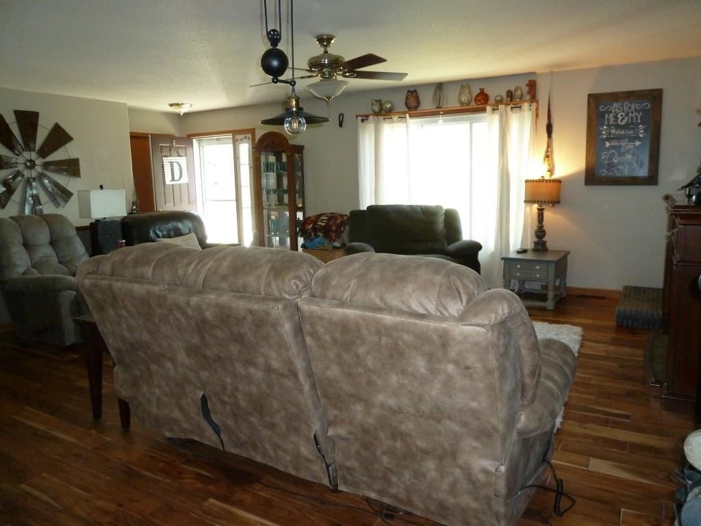 1560 Riverside Road Riverside, IA 52327 - Photo 17 of 33 Gallery Image 17