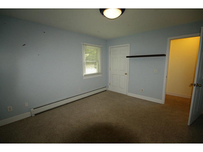 218 Beath Road Boothbay, ME 04537 - Photo 17 of 21 Bedroom. bedroom # 3 alt view
