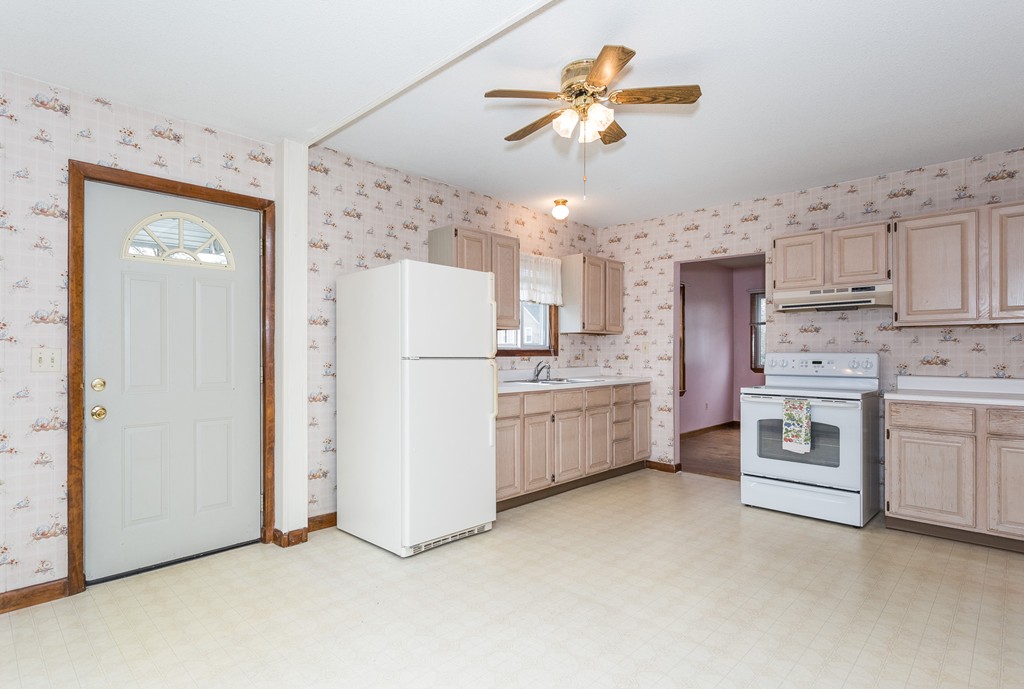 227 Parker Street Springfield, MA 01151 - Photo 17 of 29 Gallery Image 17