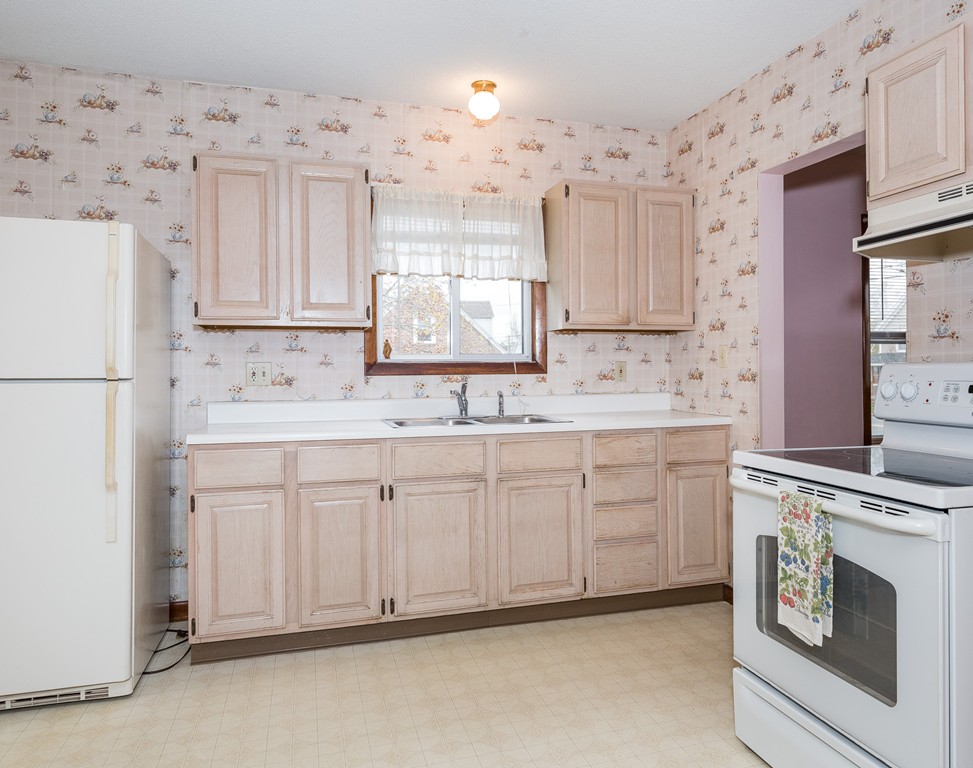 227 Parker Street Springfield, MA 01151 - Photo 19 of 29 Gallery Image 19