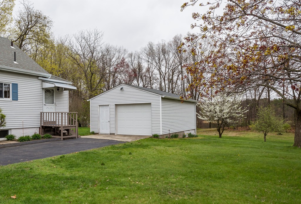 227 Parker Street Springfield, MA 01151 - Photo 4 of 29 Gallery Image 4