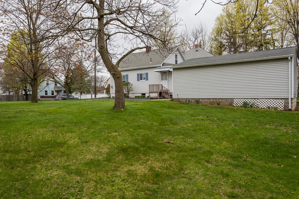 227 Parker Street Springfield, MA 01151 - Photo 5 of 29 Gallery Image 5