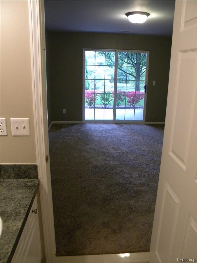 3585 Oakmonte Boulevard, Unit 58 Rochester, MI 48306 - Photo 27 of 43 DSCN9604.JPG
