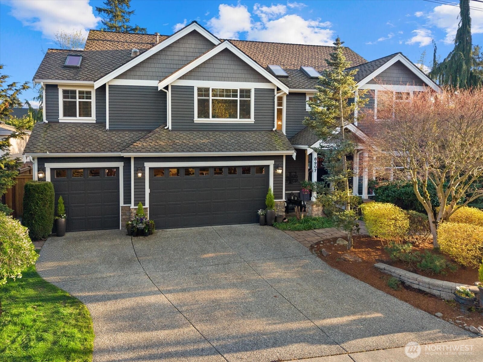 8907 Northeast 152nd Place Bothell, WA 98011 - Photo 2 of 40