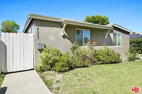$987,000 | 6659 Zelzah Avenue, Reseda, CA 91335
