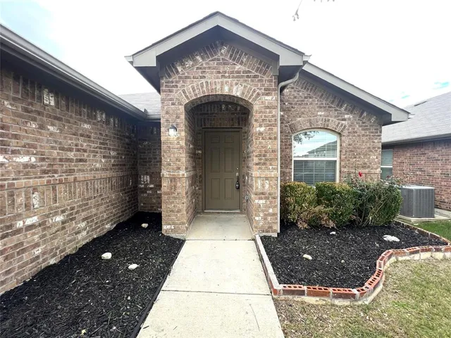 $2,055 | 412 Copper Ridge Road, Fort Worth, TX 76052