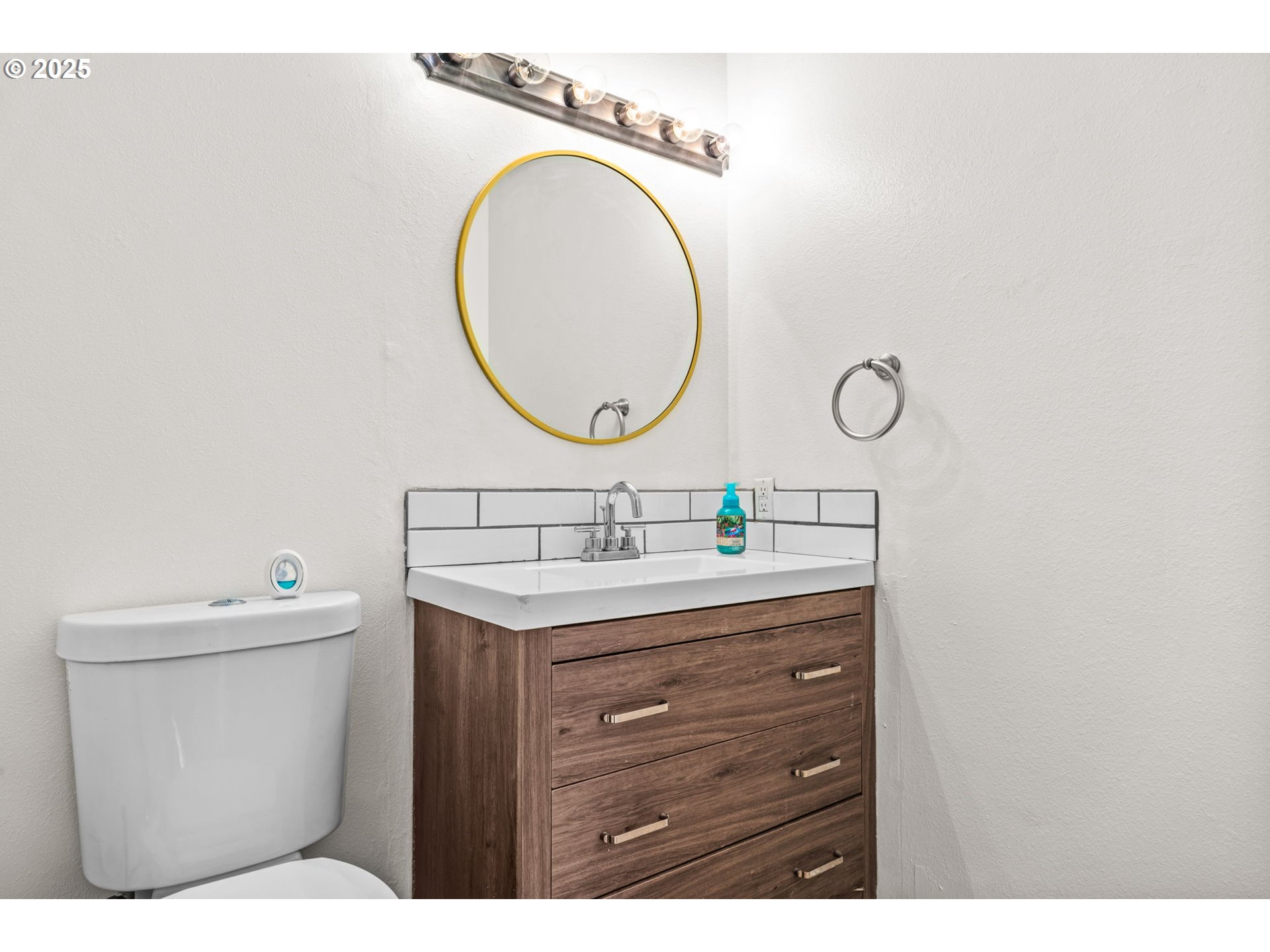 2727 Gateway Street, Unit 24 Springfield, OR 97477 - Photo 17 of 34