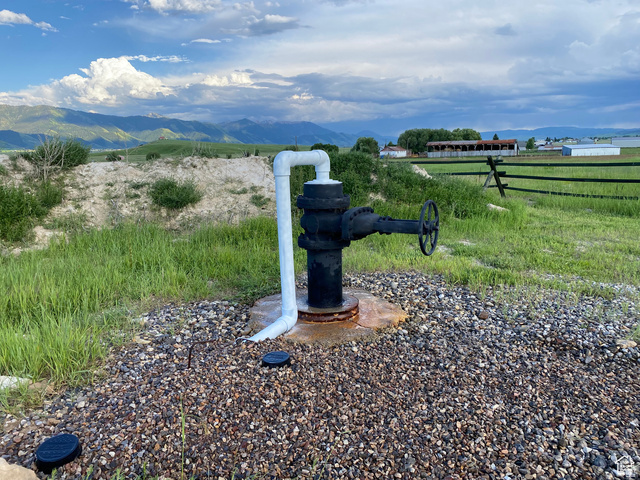 79 Auburn Forest Road Auburn, WY 83111 - Photo 53 of 76 Exterior view of a mountainous background