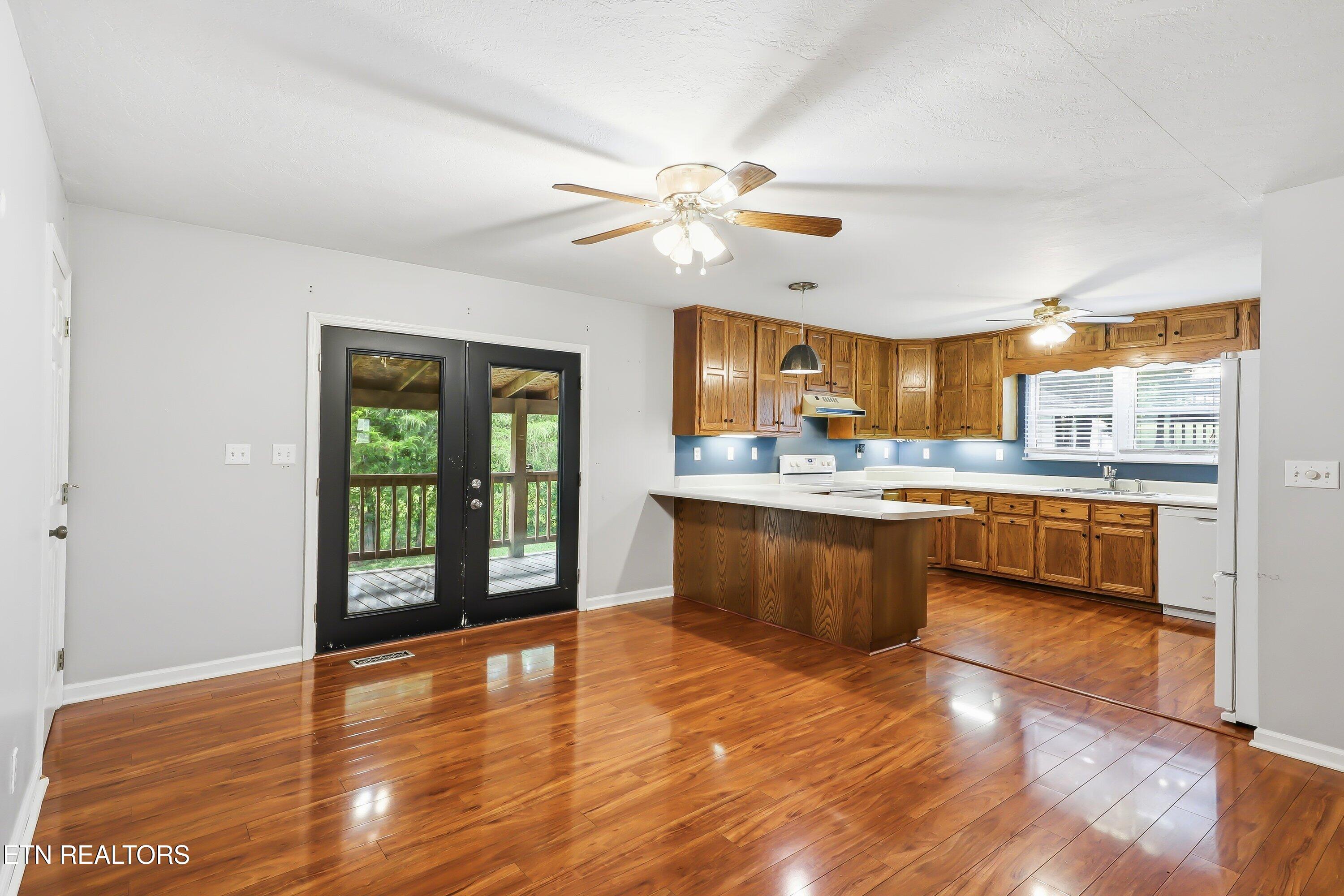 677 Bethel Road Clinton, TN 37716 - Photo 13 of 29 677 Bethel Rd-13