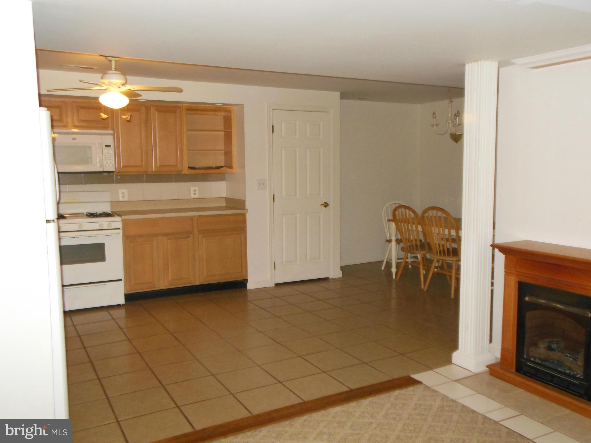 183 Magothy Beach Road Pasadena, MD 21122 - Photo 14 of 19 Kitchen