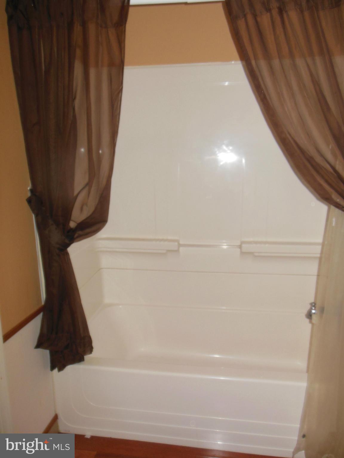 183 Magothy Beach Road Pasadena, MD 21122 - Photo 9 of 19 Bath (Master)