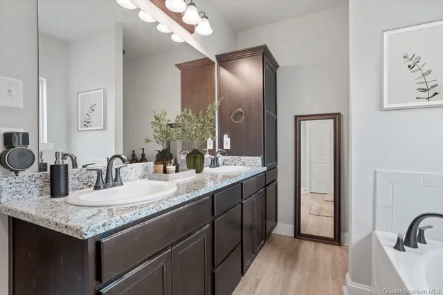 $1,950 | 1777 Browning Rd Lake, Lake Charles, LA 70611